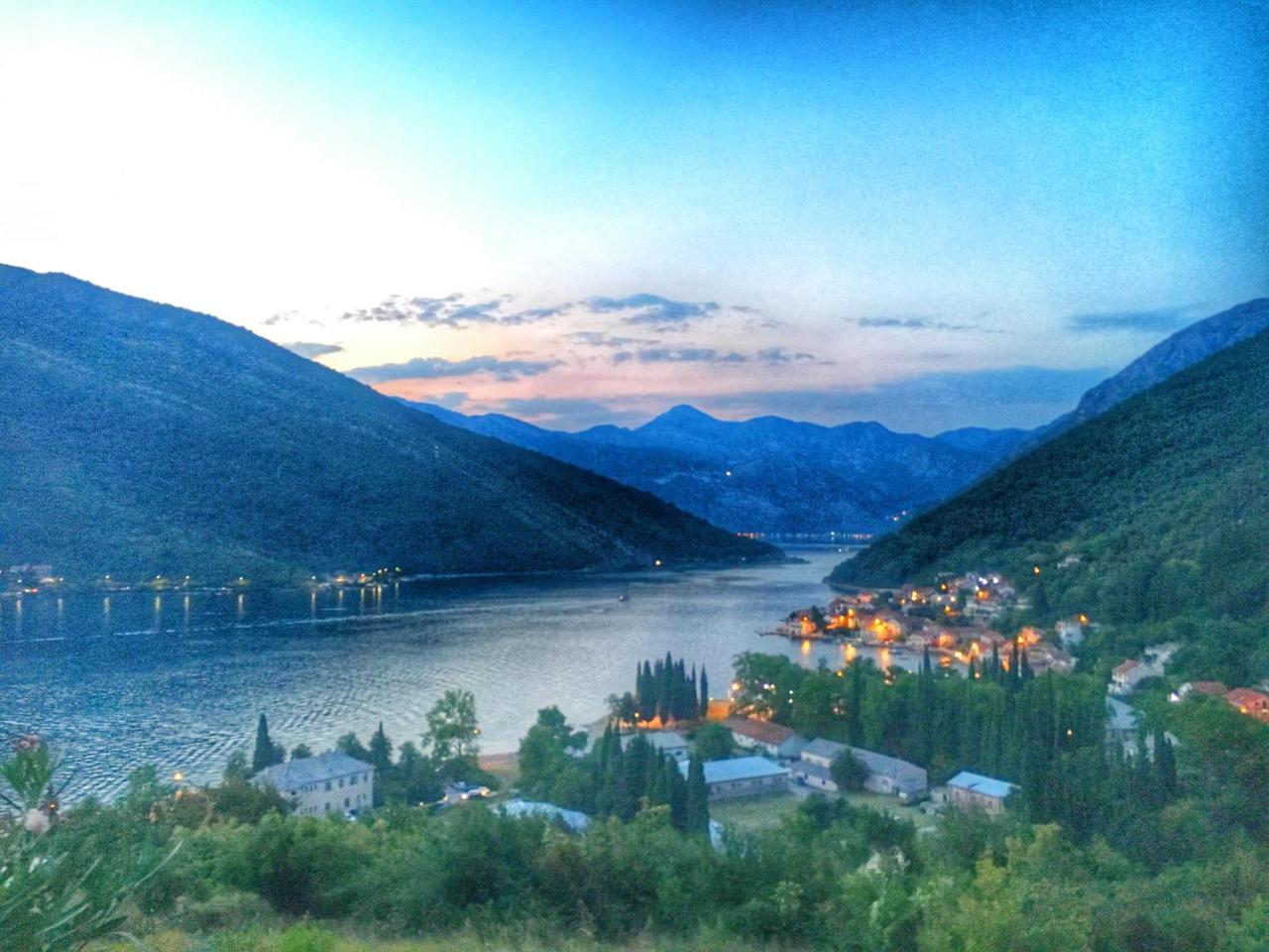 Apartamento Oldhouse Vucinovic Tivat Exterior foto